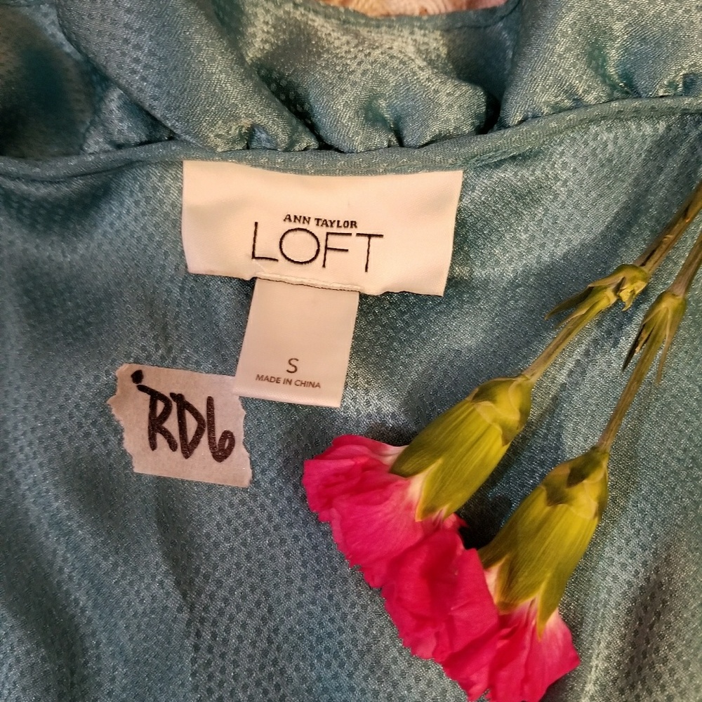 🌻🌺🌻ANN TAYLOR LOFT RUFFLE TRIM BLOUSE!! - Picture 4 of 5